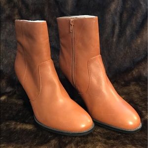 “SOLD” TAN BLOOMINGDALE SHOEBOOT
